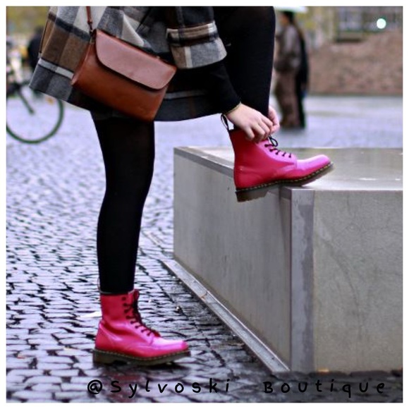 💖DR MARTENS 1460 WOMEN'S PATENT LAMPER LEATHER LACE UP BOOTS 💓💓💖💖NWT - Picture 2 of 13